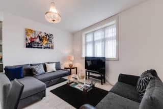 2 Bedroom Flat Liverpool Road - photo 1