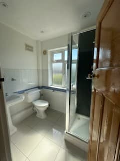 4 Bedroom House The Drive - photo 2